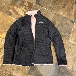 Northface reversible jacket. Girls size 18. Excellent condition, no visible wear